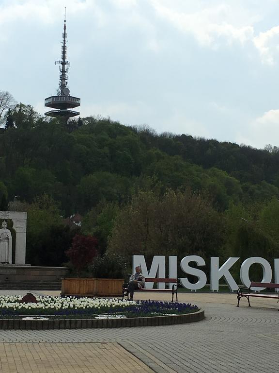 Apartamento Senorita Miskolc Exterior foto